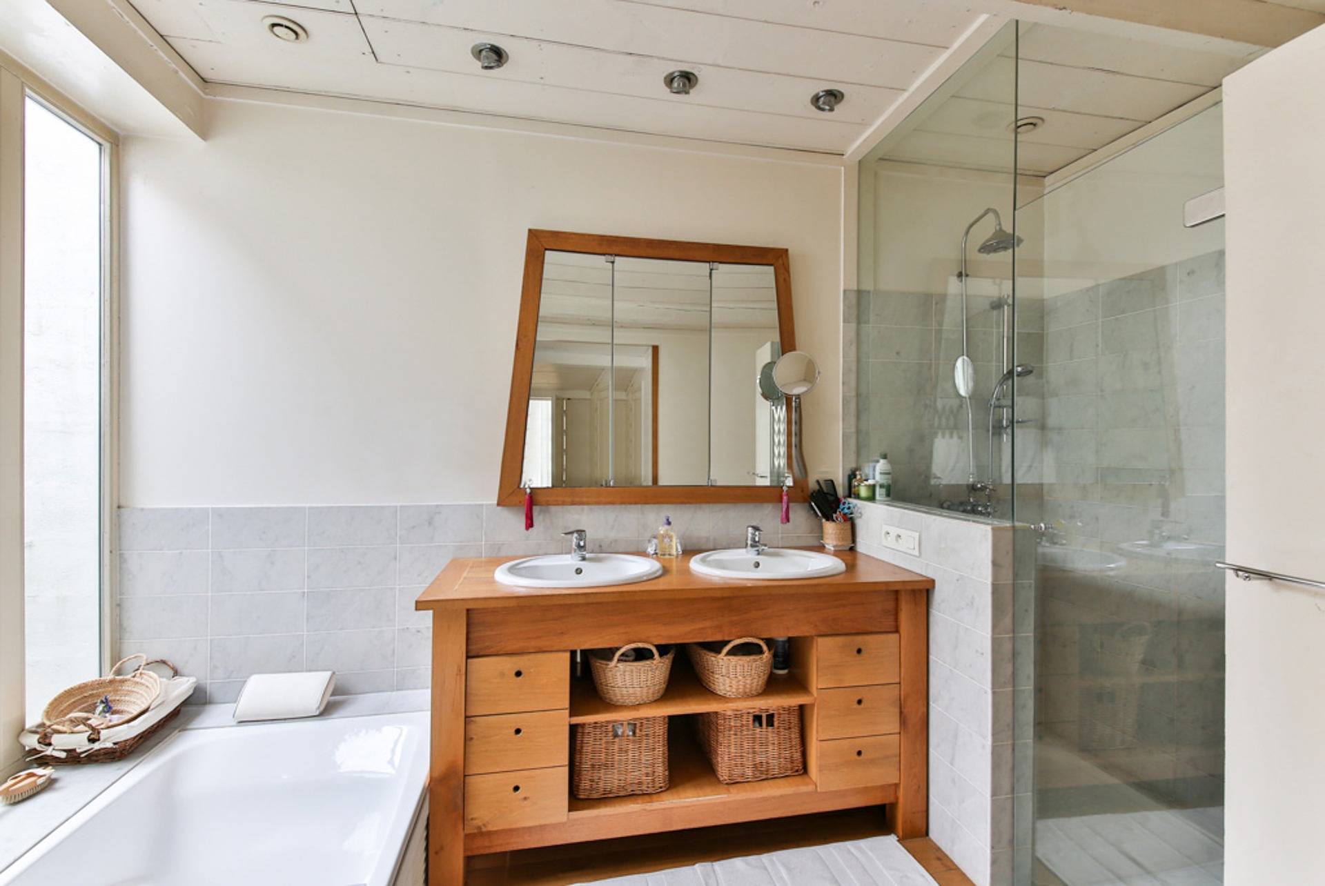 What Is The Best Layout For A Small Bathroom | JC Premier Melbourne